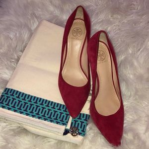 suede tory burch pumps!